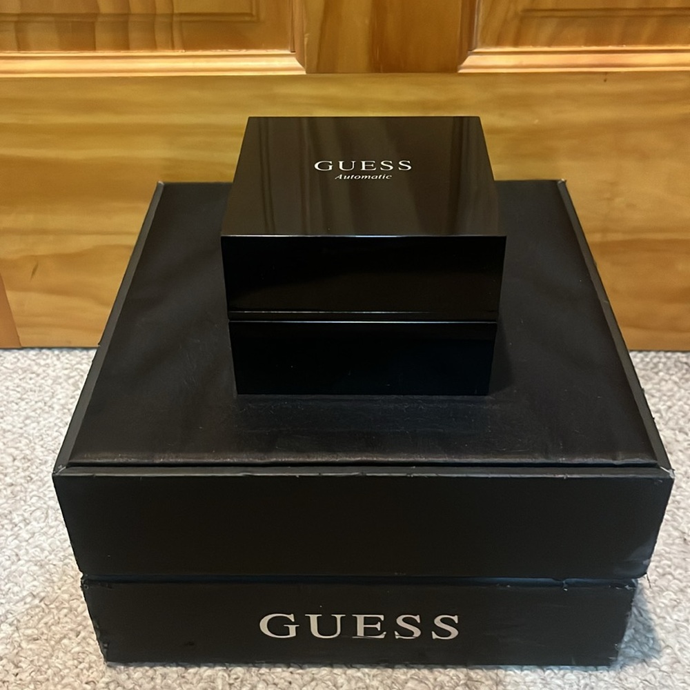 Guess Automatic Watch - Picture 6 of 15